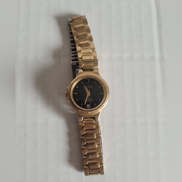 Bill Blass Stone Accent Quartz Ladies Watch With New Battery (001-6L32) - Picture 10 of 10